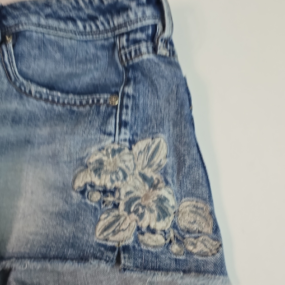 Buckle Black - Women's Embroidered Denim Shorts 100% Cotton - Picture 6 of 12